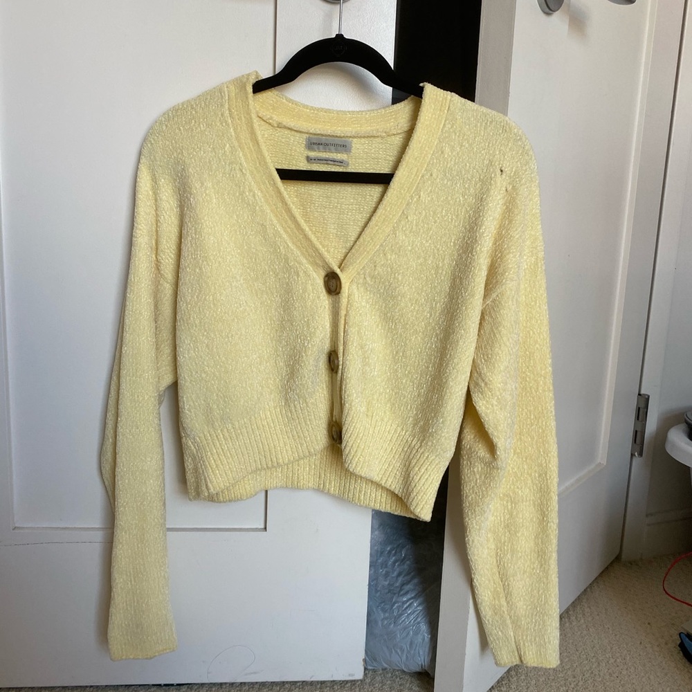 Pastel yellow cropped cardigan